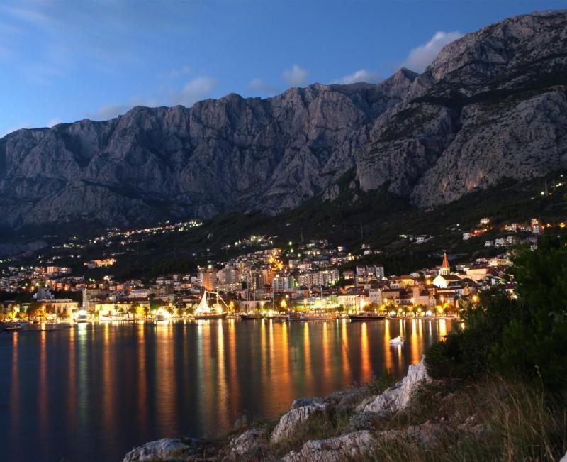 Apartments Vekic Makarska Bagian luar foto