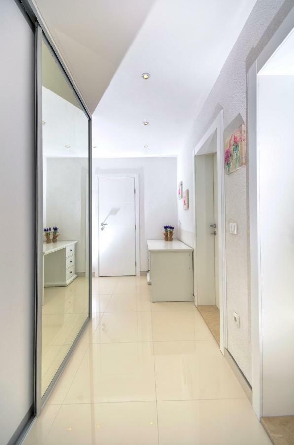 Apartments Vekic Makarska Bagian luar foto