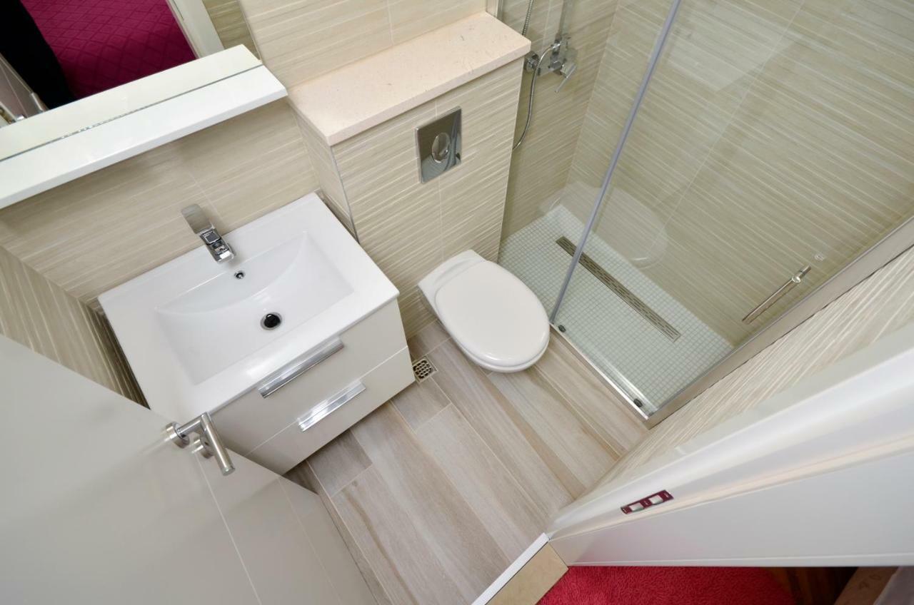 Apartments Vekic Makarska Bagian luar foto