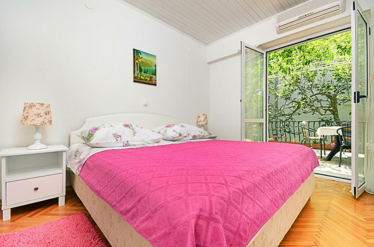 Apartments Vekic Makarska Bagian luar foto