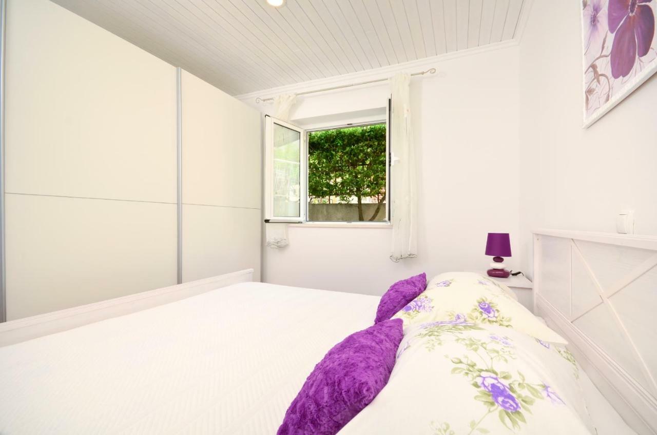 Apartments Vekic Makarska Bagian luar foto