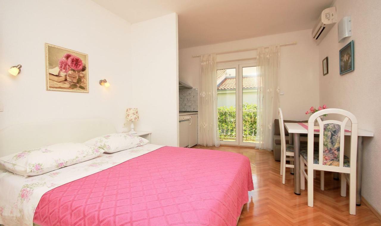 Apartments Vekic Makarska Bagian luar foto