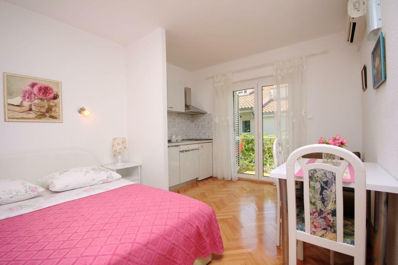 Apartments Vekic Makarska Bagian luar foto